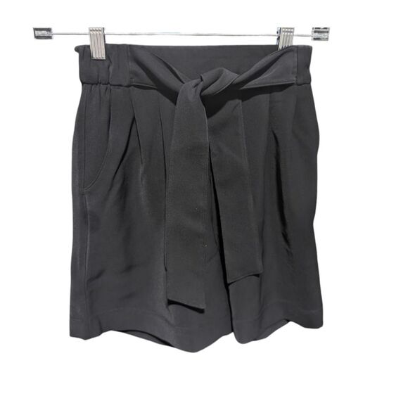 LULULEMON ATHLETICA Noir Hi-Rise Short '5.5" In Black Size 2 - Picture 4 of 5